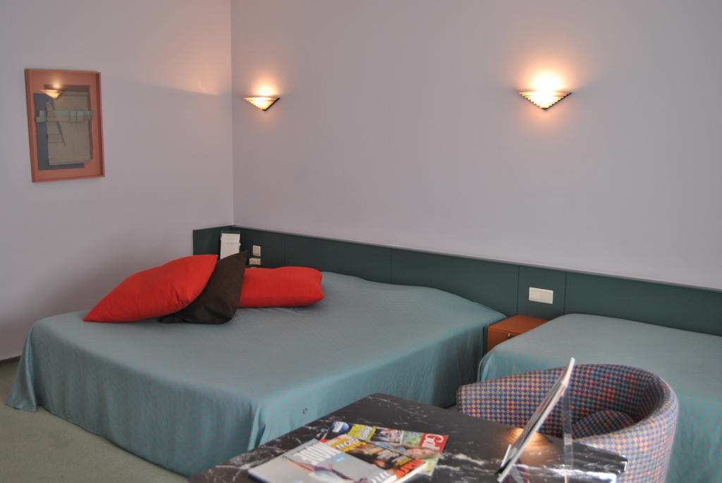Greenpark Hotel Sint-Pieters-Leeuw Zimmer foto